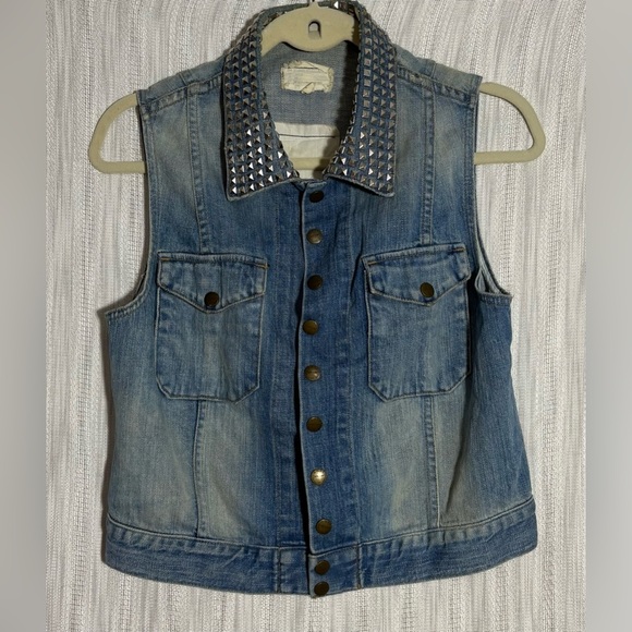 Current/Elliot size 2 Blue Denim Vest with Studded Details - Picture 1 of 5